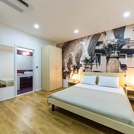 Split City Rooms Room photo